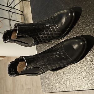 Chelsea quilted black genuine leather ankle boots, never worn, tried on!